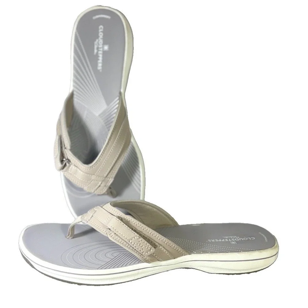 Clarks Cushioned Thong Sandals Gray Beige Logo Slip On Women's US 8